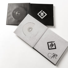 Cargar imagen en el visor de la galería, Libro Blanco y Negro
